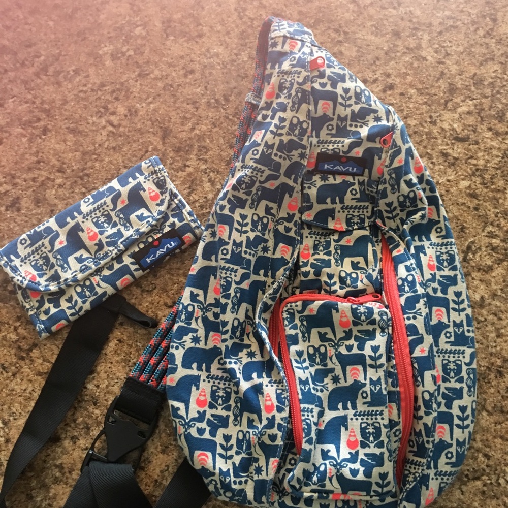 New Kavu shoulder bag with wallet